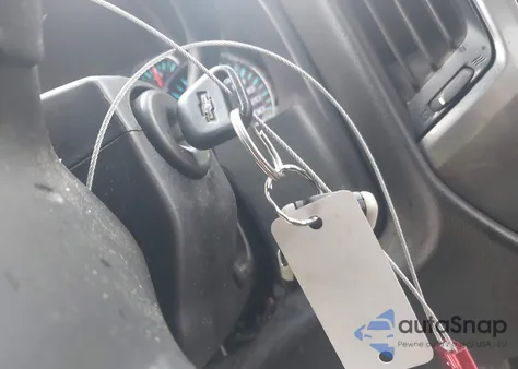 2015 Chevrolet Silverado 1500 2Lt z USA, uszkodzony, nr VIN 3GCUKREC2FG236365